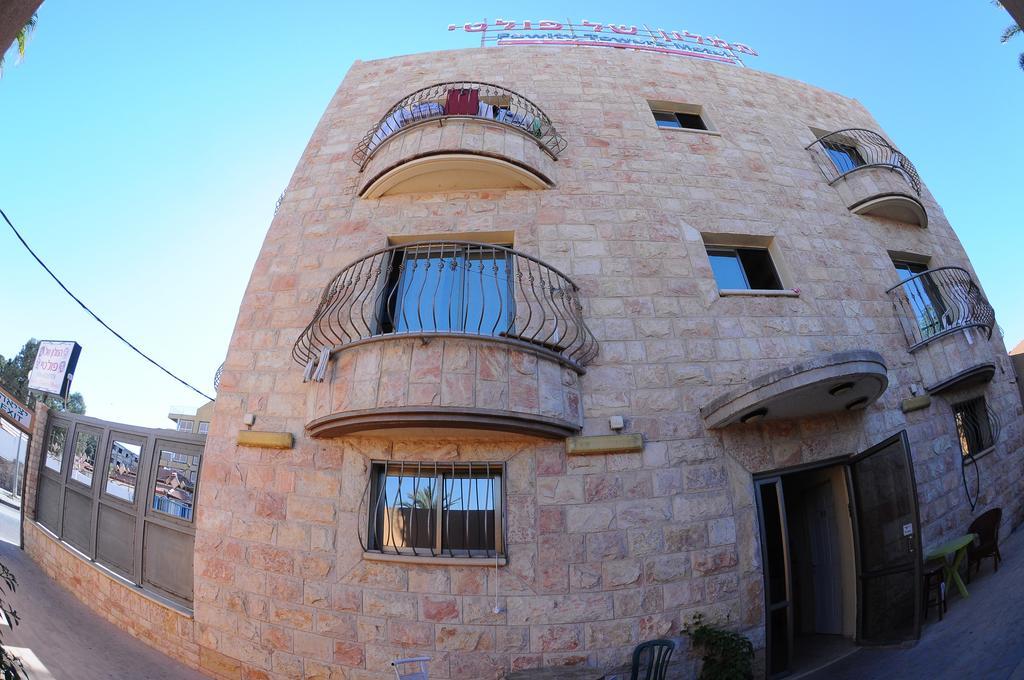 Faulty Towers Hotel Эйлат Экстерьер фото